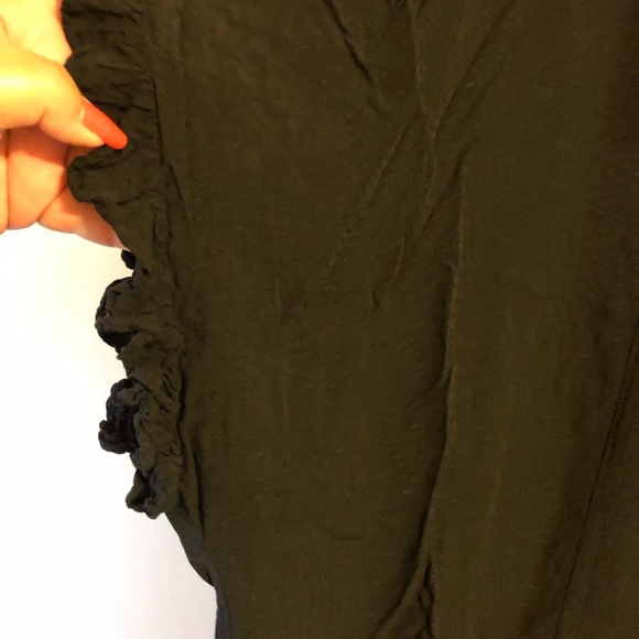 Cute black shirt. Light weight and comfy - Picture 3 of 4